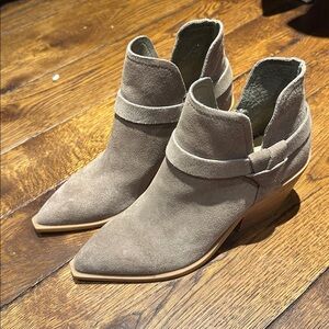 Dolce Vita Tan Ankle Boots